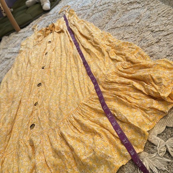 Mint condition Super cute button up, empire waist sundress. Yellow sundress L - Picture 2 of 9